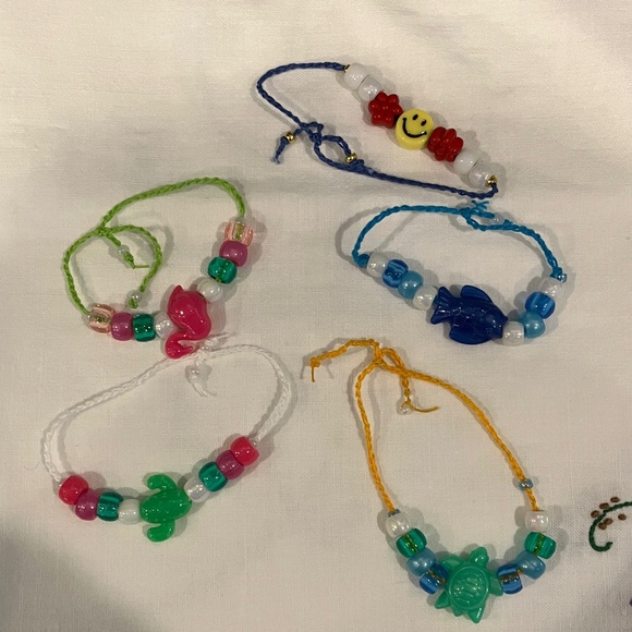 Colorful Pony Bead Assortment for Crafting and Parties - Picture 13 of 13